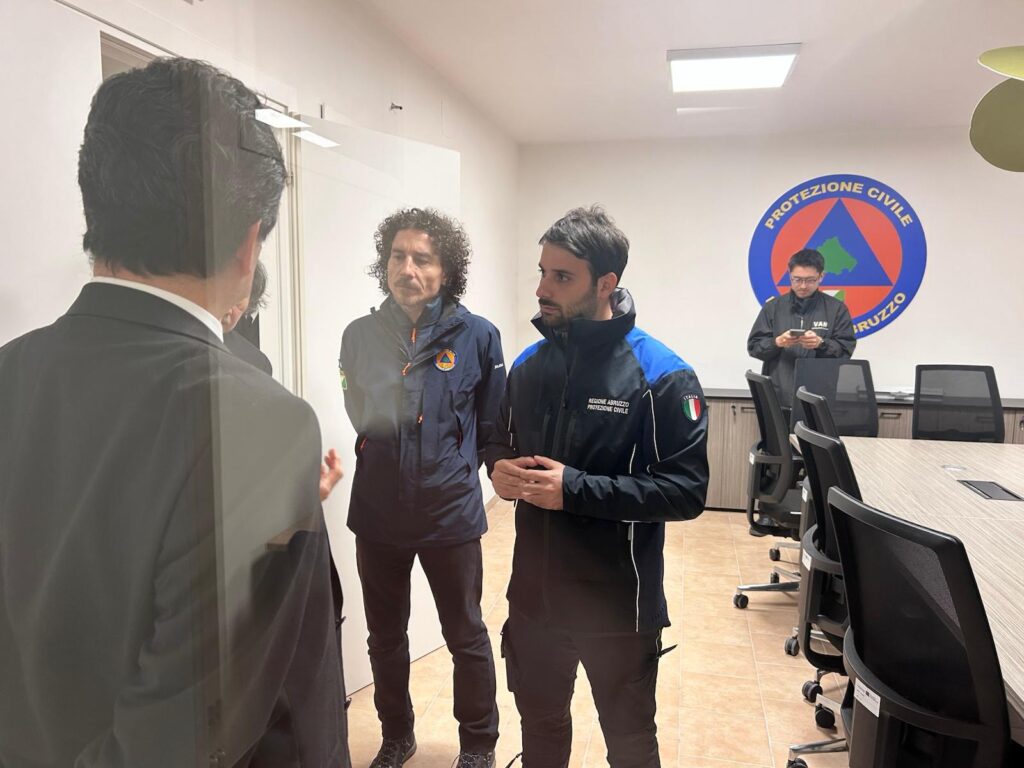 Il Ministro giapponese per la Ricostruzione in visita al Centro di Formazione della Protezione Civile di Preturo