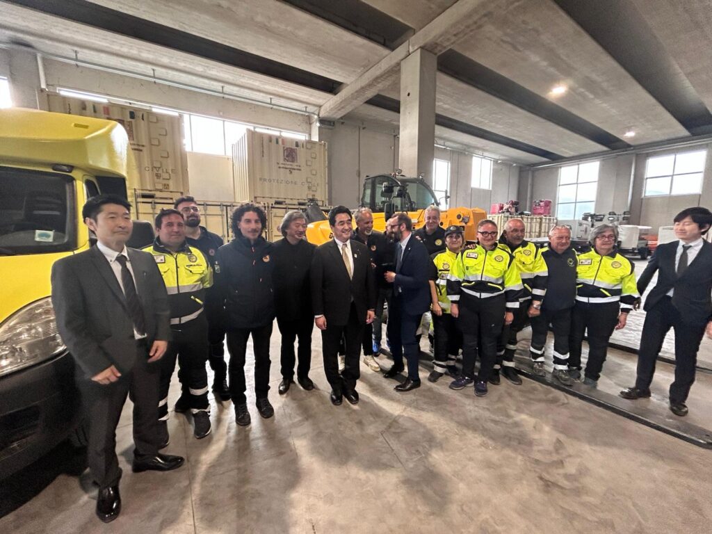 Il Ministro giapponese per la Ricostruzione in visita al Centro di Formazione della Protezione Civile di Preturo