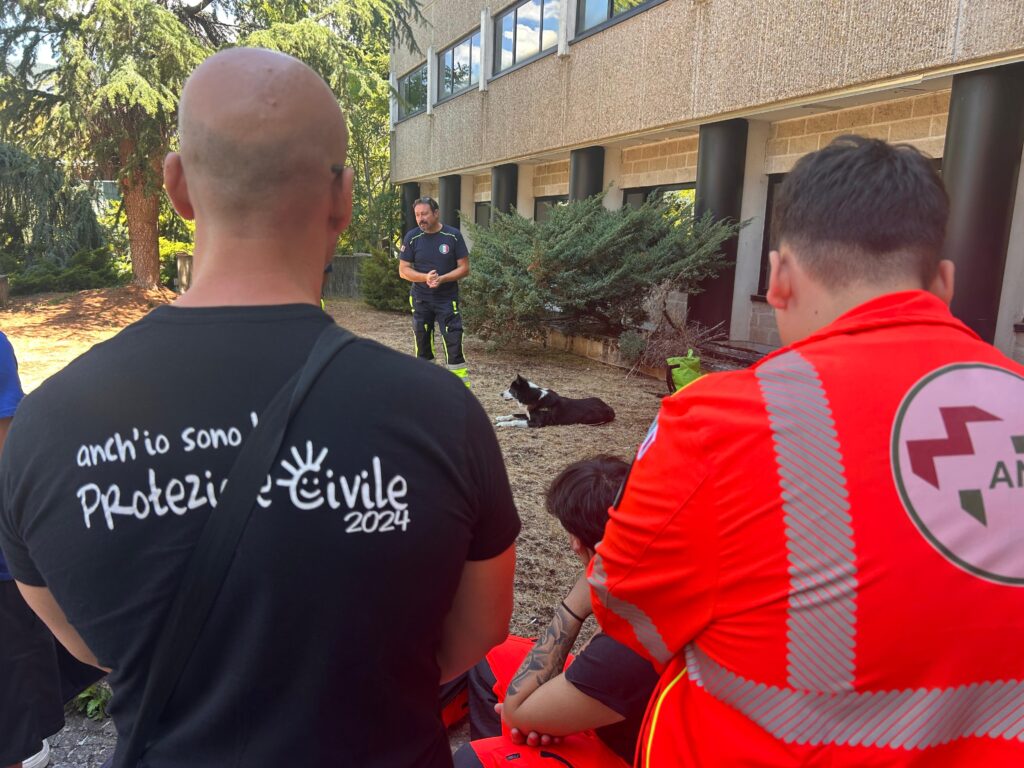 Arek, il Border Collie eroe tra i bambini: all’Aquila una giornata della campagna “Anche io sono protezione civile”